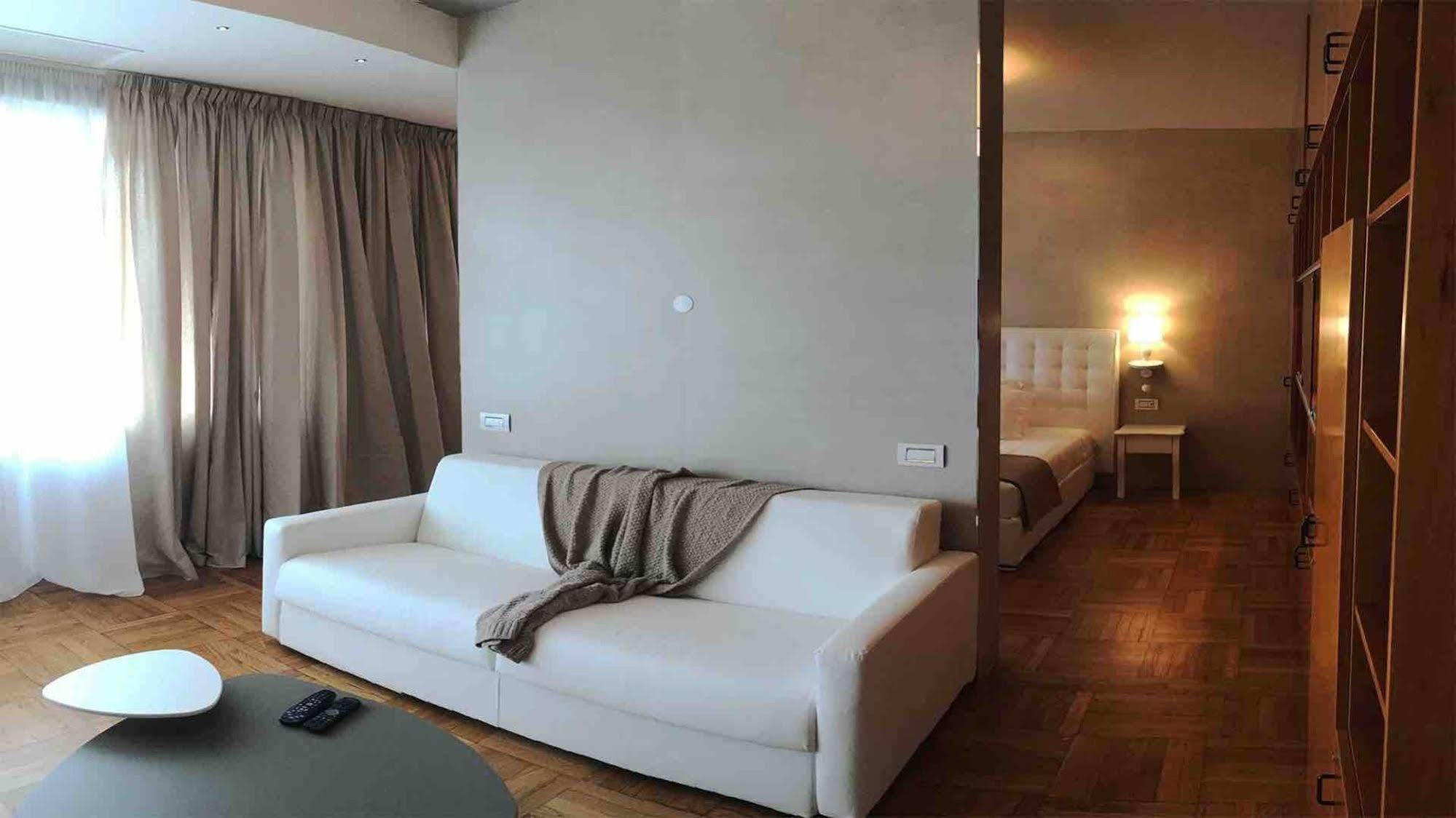 Ginevra Rooms Bergamo Bagian luar foto